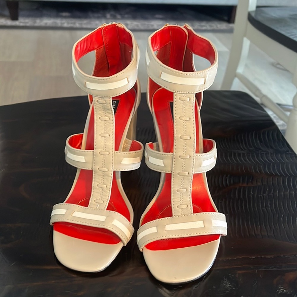 Charles Jourdan Paris chunky block heel shoes zips in the back gray white 7.5